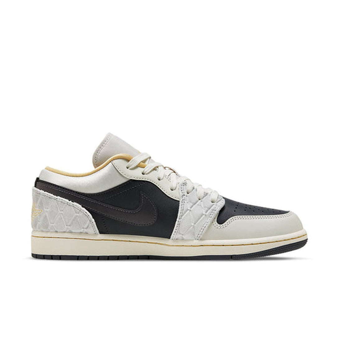 Air Jordan 1 Low SE 'Beaded Swoosh'- Streetwear Fashion 950 - levefly.com