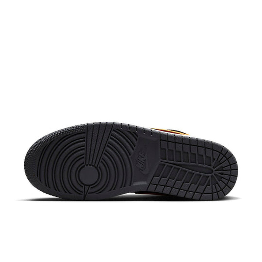 Air Jordan 1 Low SE 'Black Graphite Vivid Orange'- Streetwear Fashion 950 - levefly.com