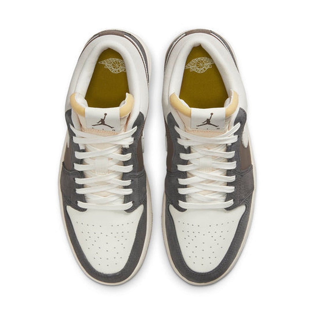 Air Jordan 1 Low 'SNKRS Day Korea'- Streetwear Fashion 950 - levefly.com