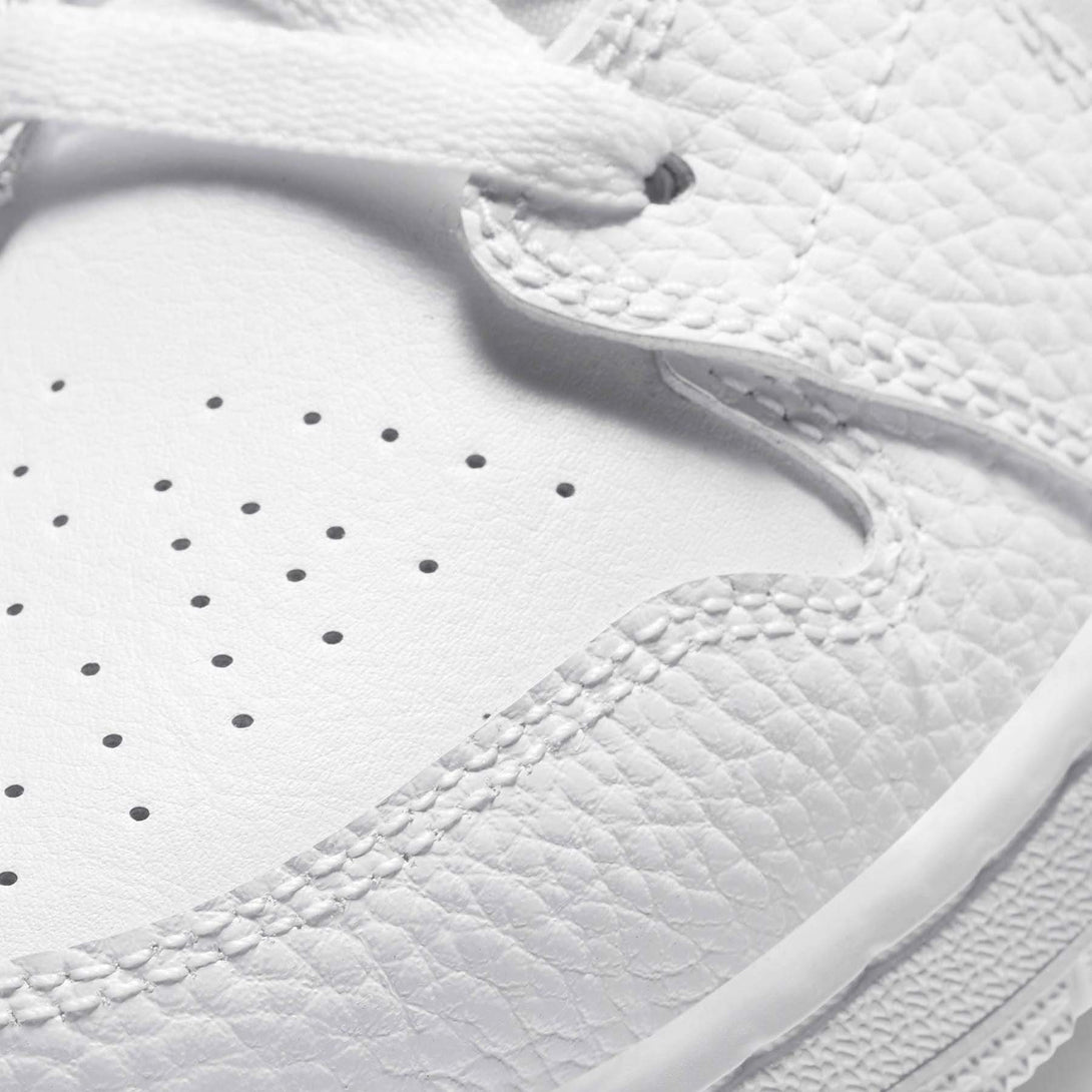 Air Jordan 1 Mid GS 'Triple White'- Streetwear Fashion 950 - levefly.com