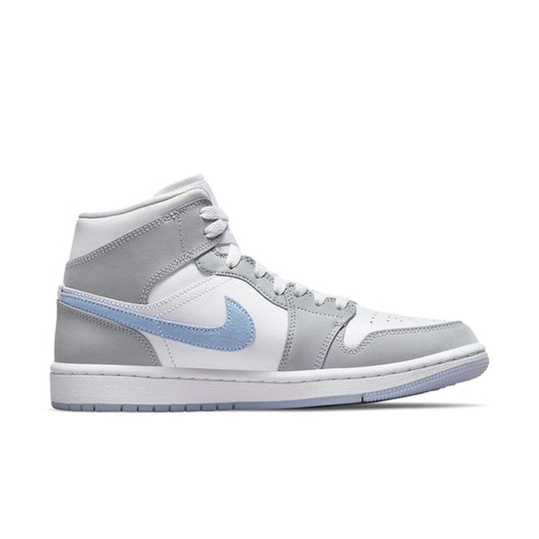 Air Jordan 1 Mid 'Wolf Grey Aluminum'- Streetwear Fashion 950 - levefly.com