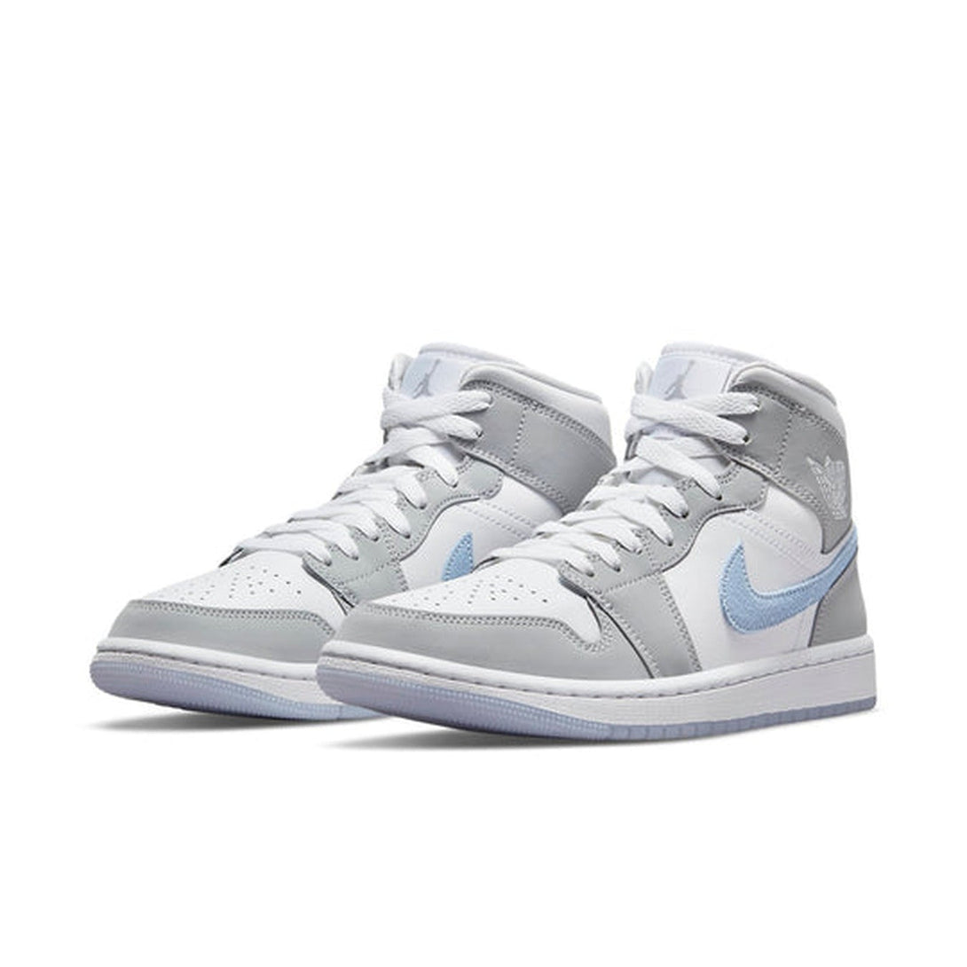 Air Jordan 1 Mid 'Wolf Grey Aluminum'- Streetwear Fashion 950 - levefly.com