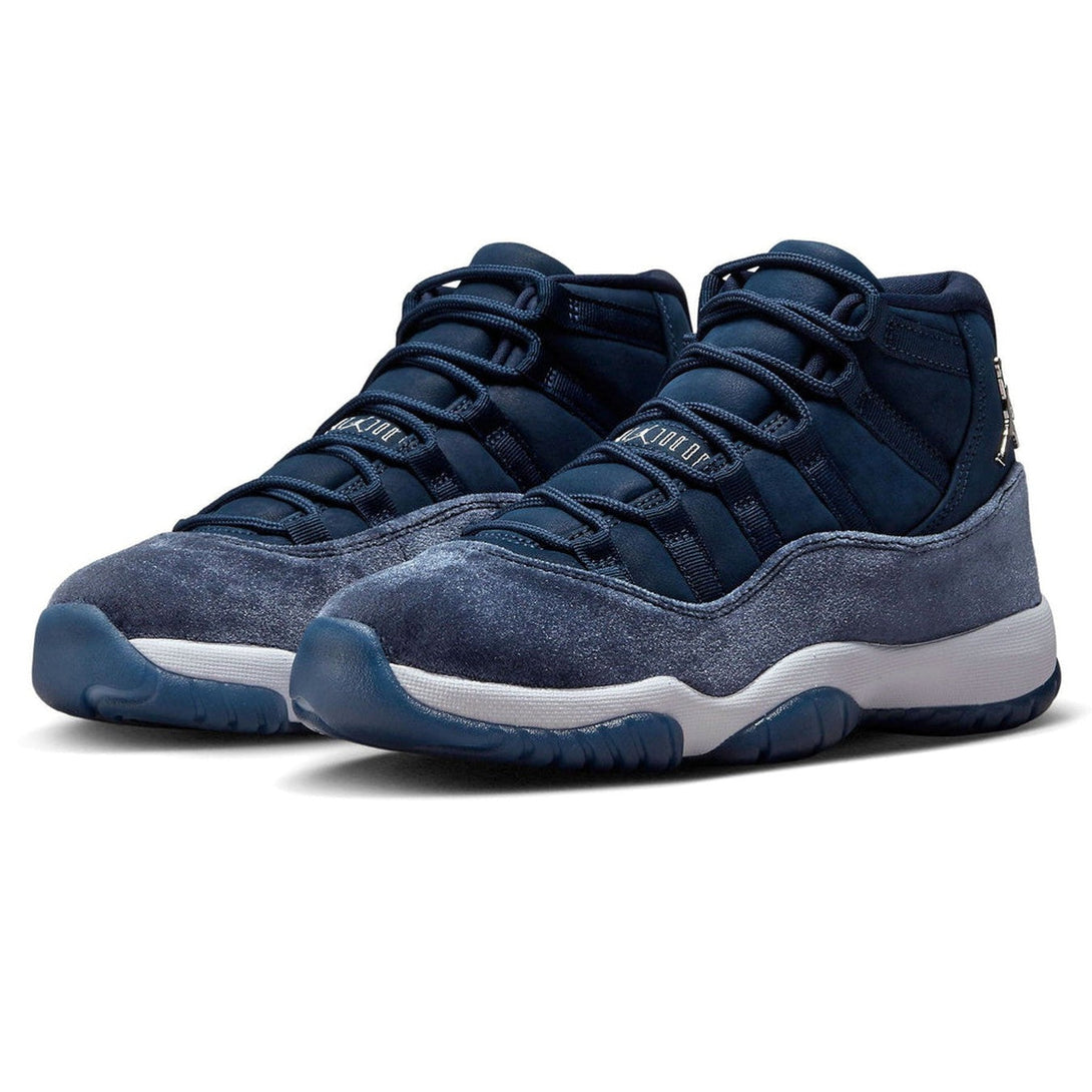 Air Jordan 11 Retro Wmns 'Midnight Navy Velvet'- Streetwear Fashion 950 - levefly.com