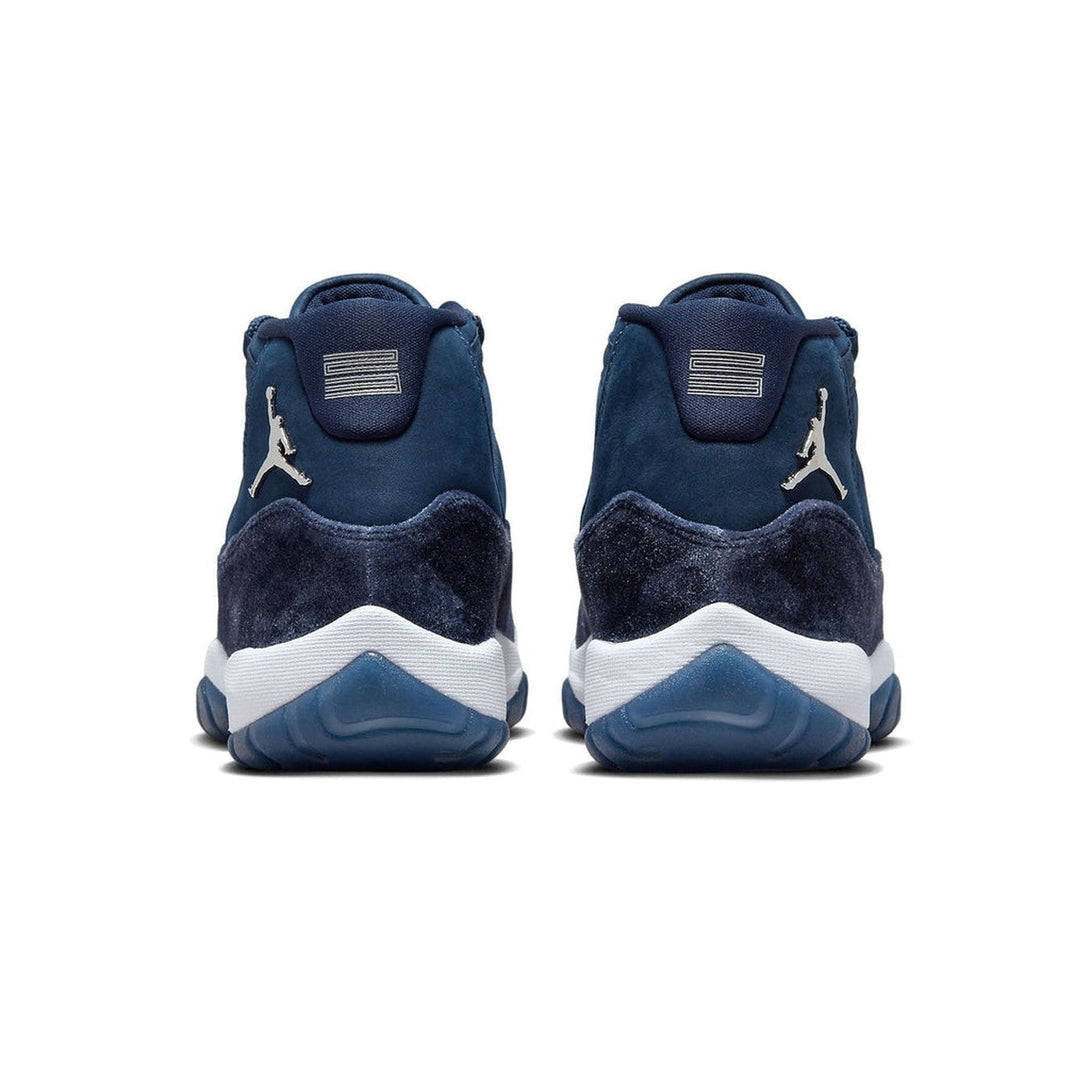 Air Jordan 11 Retro Wmns 'Midnight Navy Velvet'- Streetwear Fashion 950 - levefly.com