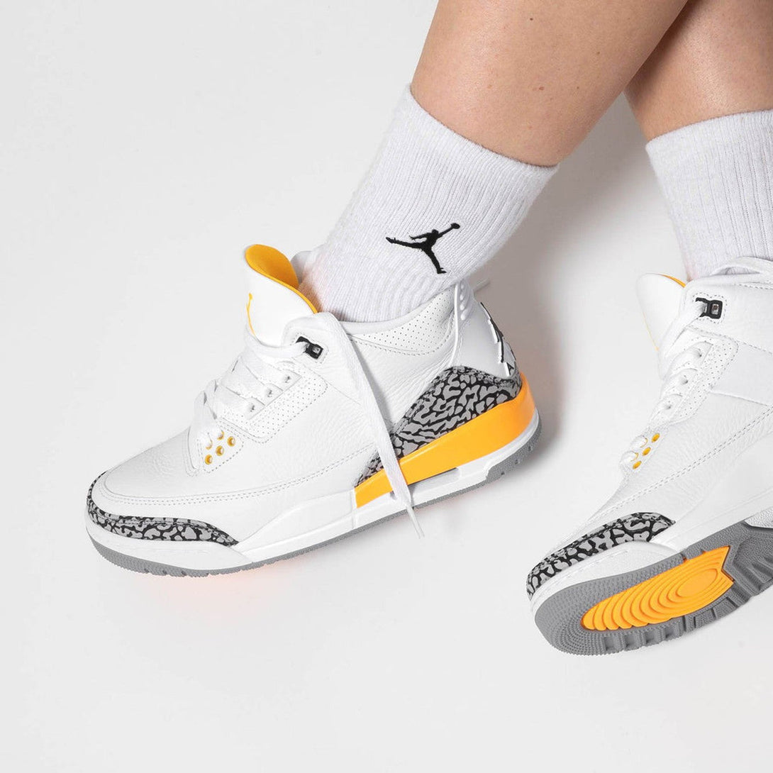 Air Jordan 3 Retro Wmns 'Laser Orange'- Streetwear Fashion 950 - levefly.com