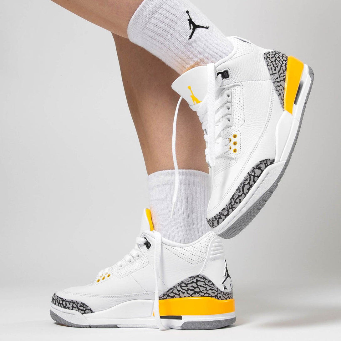 Air Jordan 3 Retro Wmns 'Laser Orange'- Streetwear Fashion 950 - levefly.com