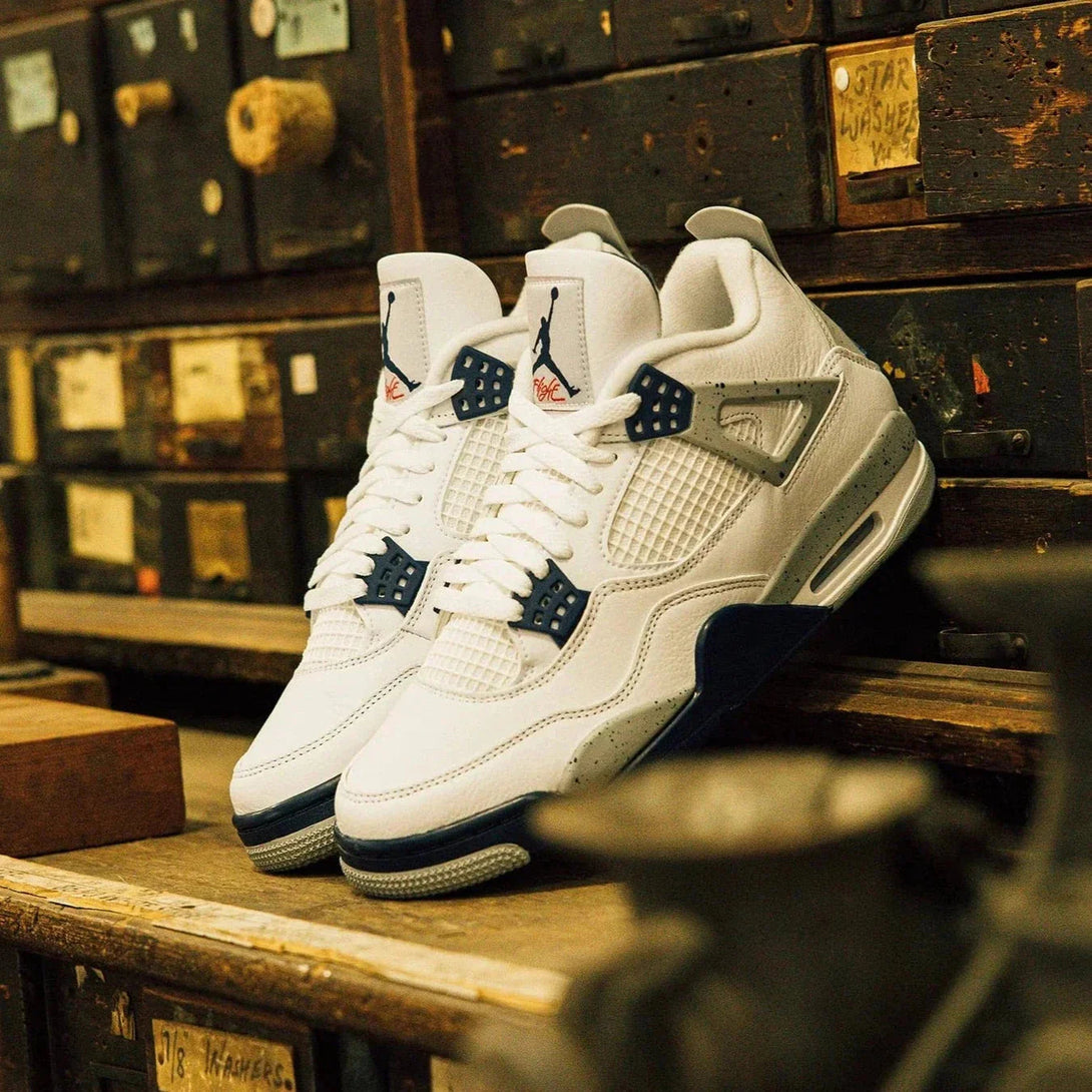 Air Jordan 4 Retro 'Midnight Navy'- Streetwear Fashion 950 - levefly.com