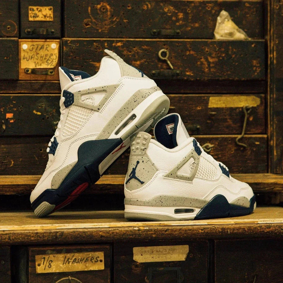 Air Jordan 4 Retro 'Midnight Navy'- Streetwear Fashion 950 - levefly.com