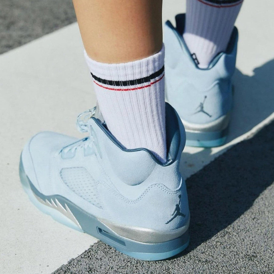 Air Jordan 5 Retro Wmns 'Blue Bird'- Streetwear Fashion 950 - levefly.com