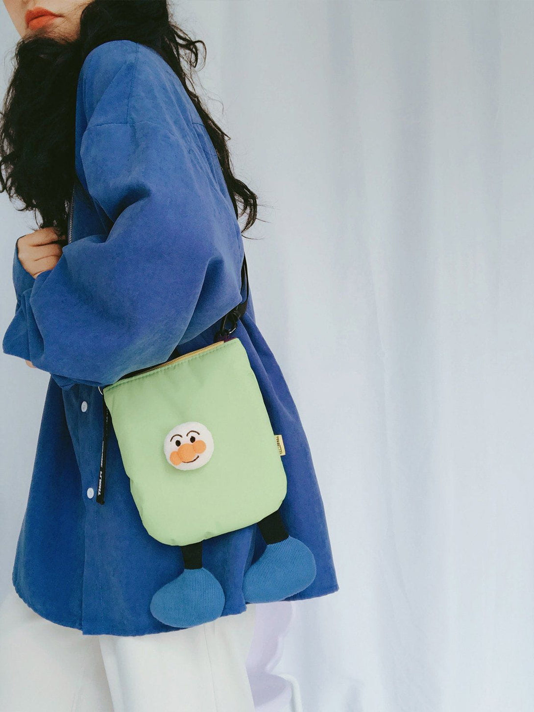 Levefly - Cartoon Doll Crossbody Bag - Streetwear Fashion - levefly.com