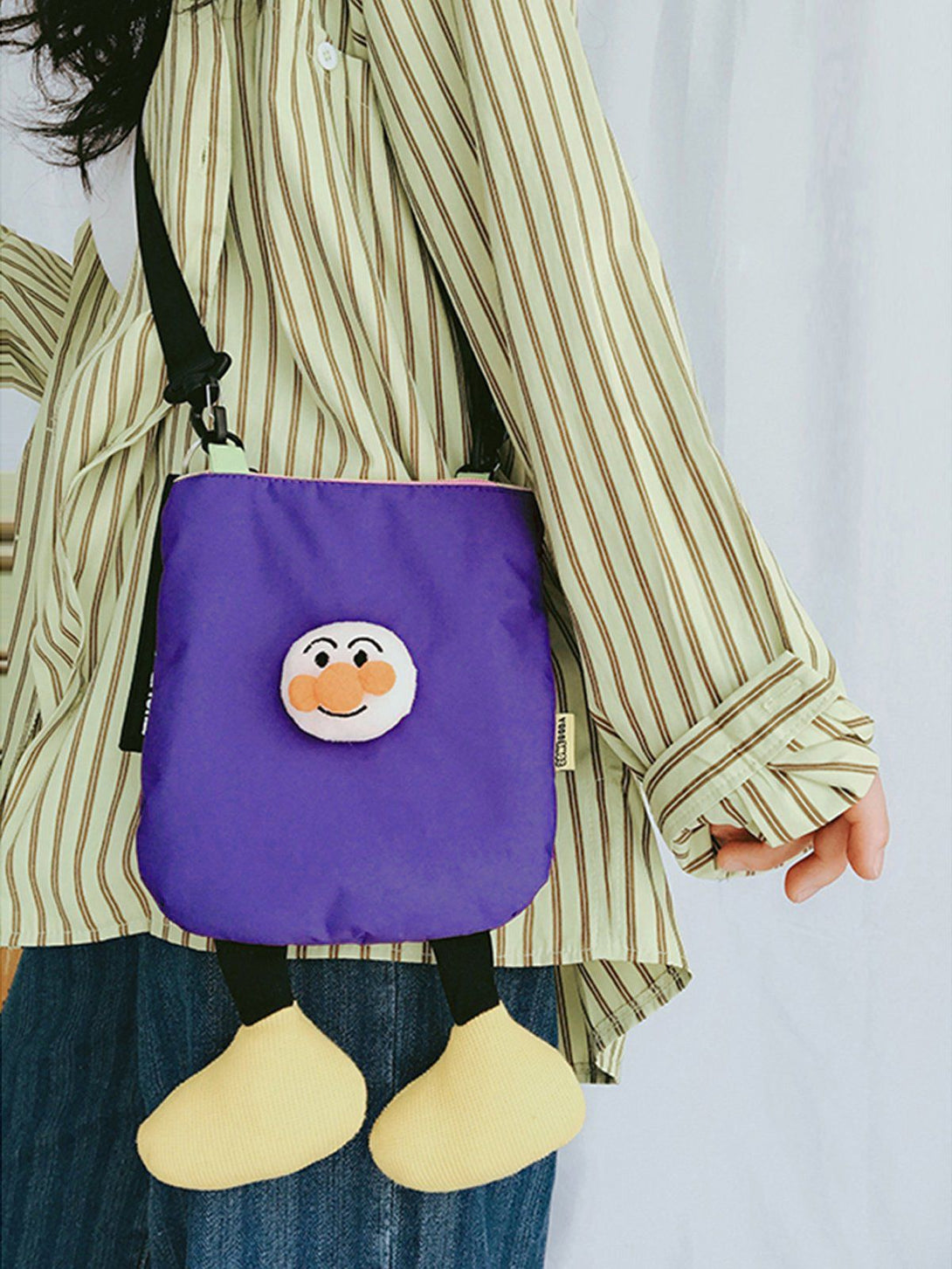 Levefly - Cartoon Doll Crossbody Bag - Streetwear Fashion - levefly.com