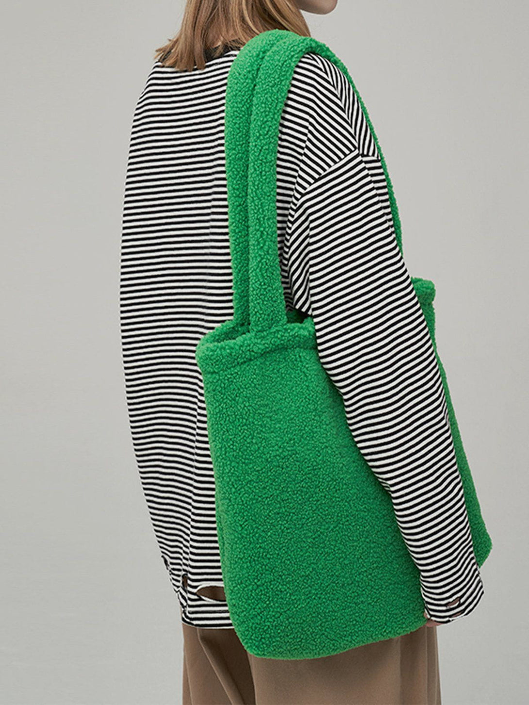 Levefly - Lambswool Shoulder Bag - Streetwear Fashion - levefly.com