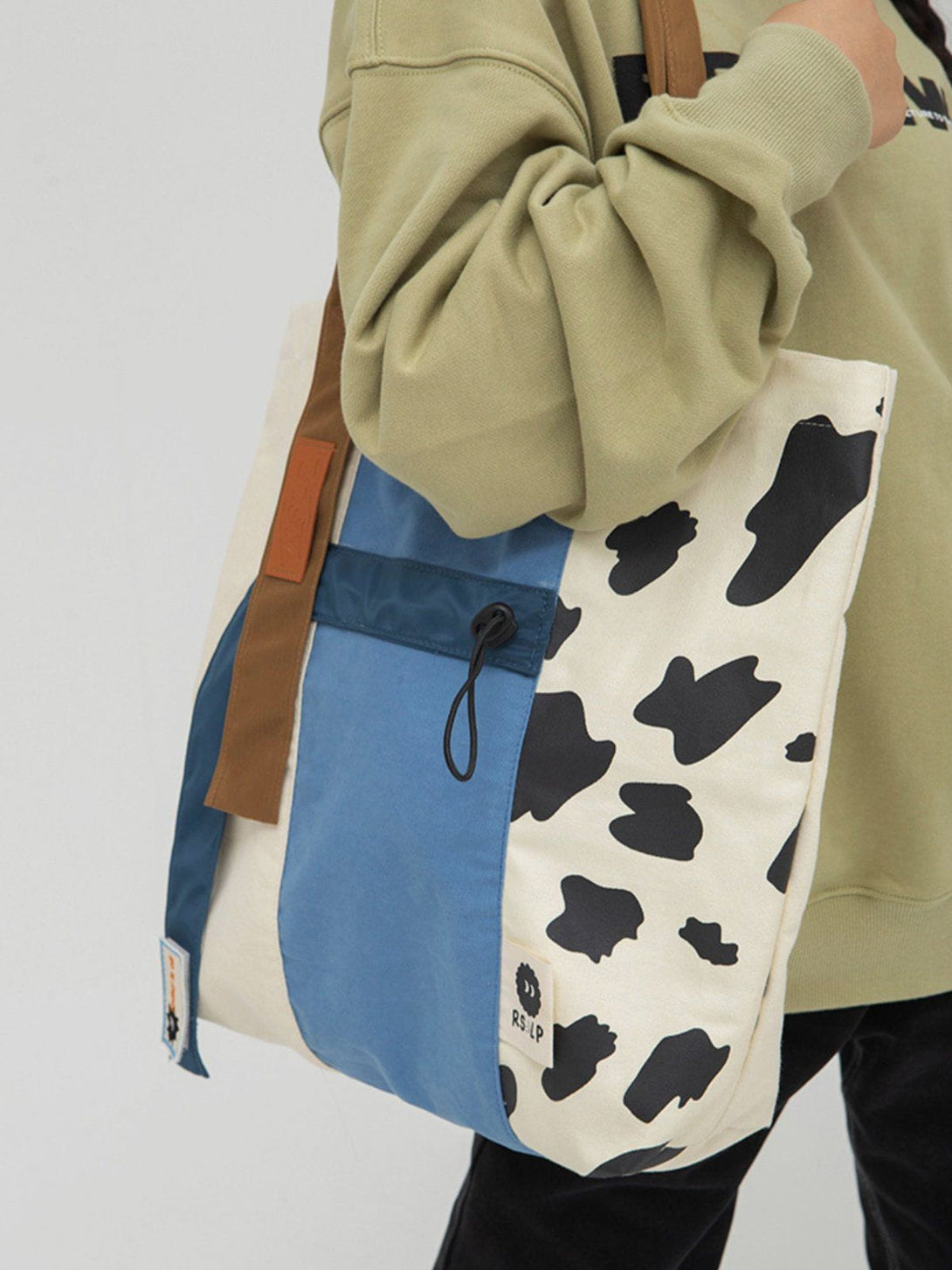 Levefly - Patchwork Cow Pattern Tote Bag - Streetwear Fashion - levefly.com