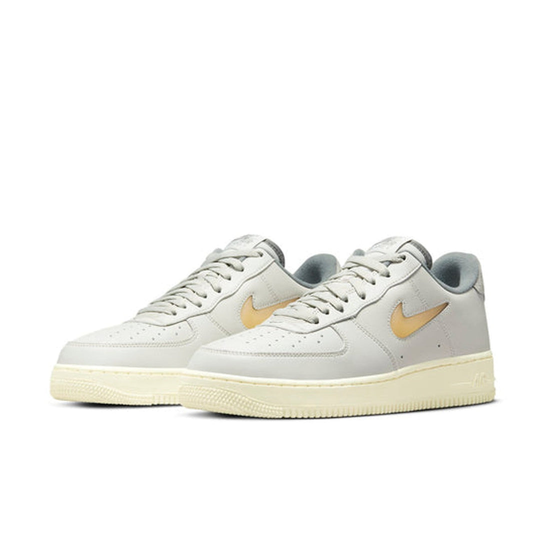 Nike Air Force 1 '07 LX 'Light Bone'- Streetwear Fashion 950 - levefly.com