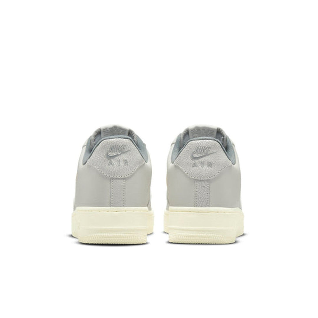 Nike Air Force 1 '07 LX 'Light Bone'- Streetwear Fashion 950 - levefly.com