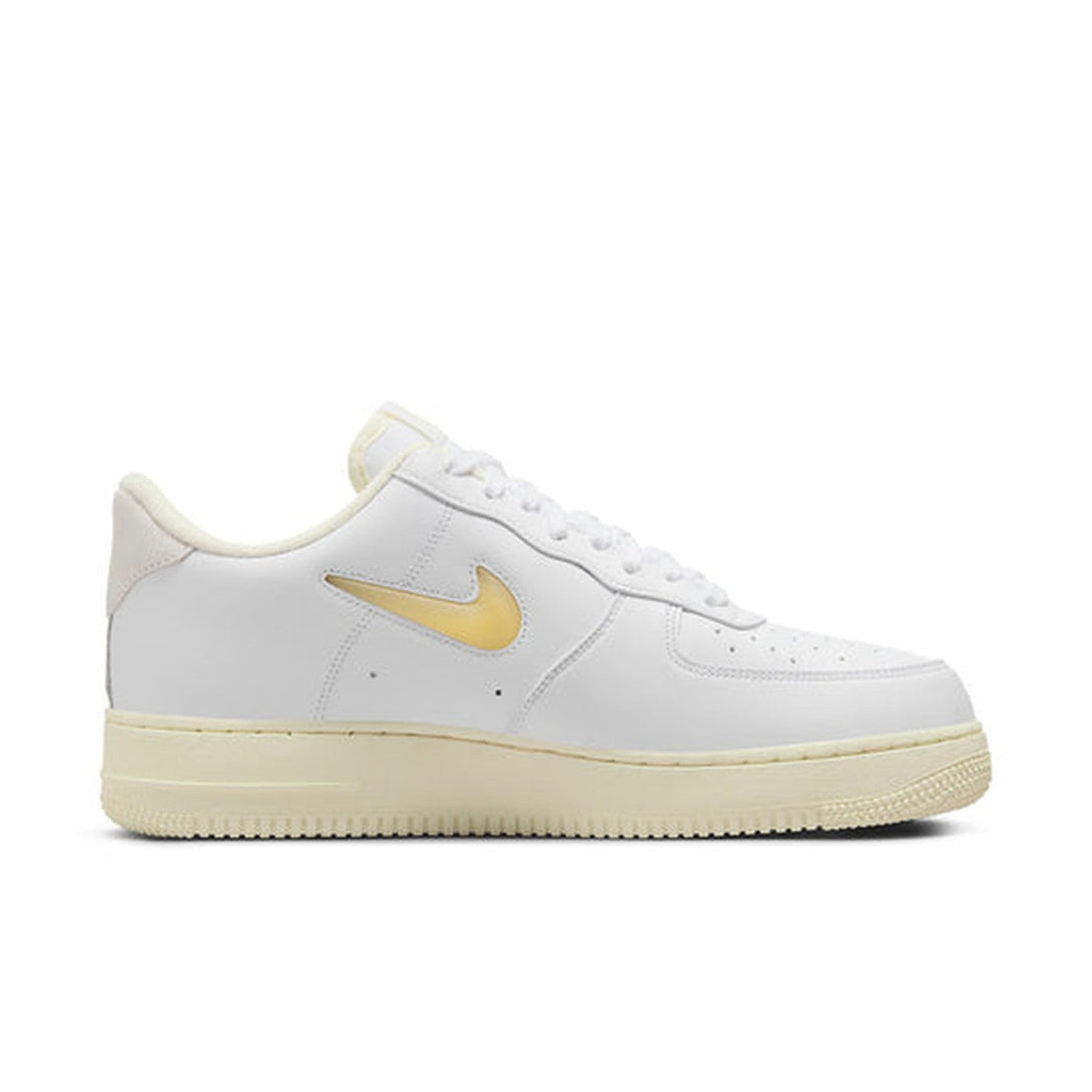 Nike Air Force 1 '07 LX 'Pale Vanilla'- Streetwear Fashion 950 - levefly.com