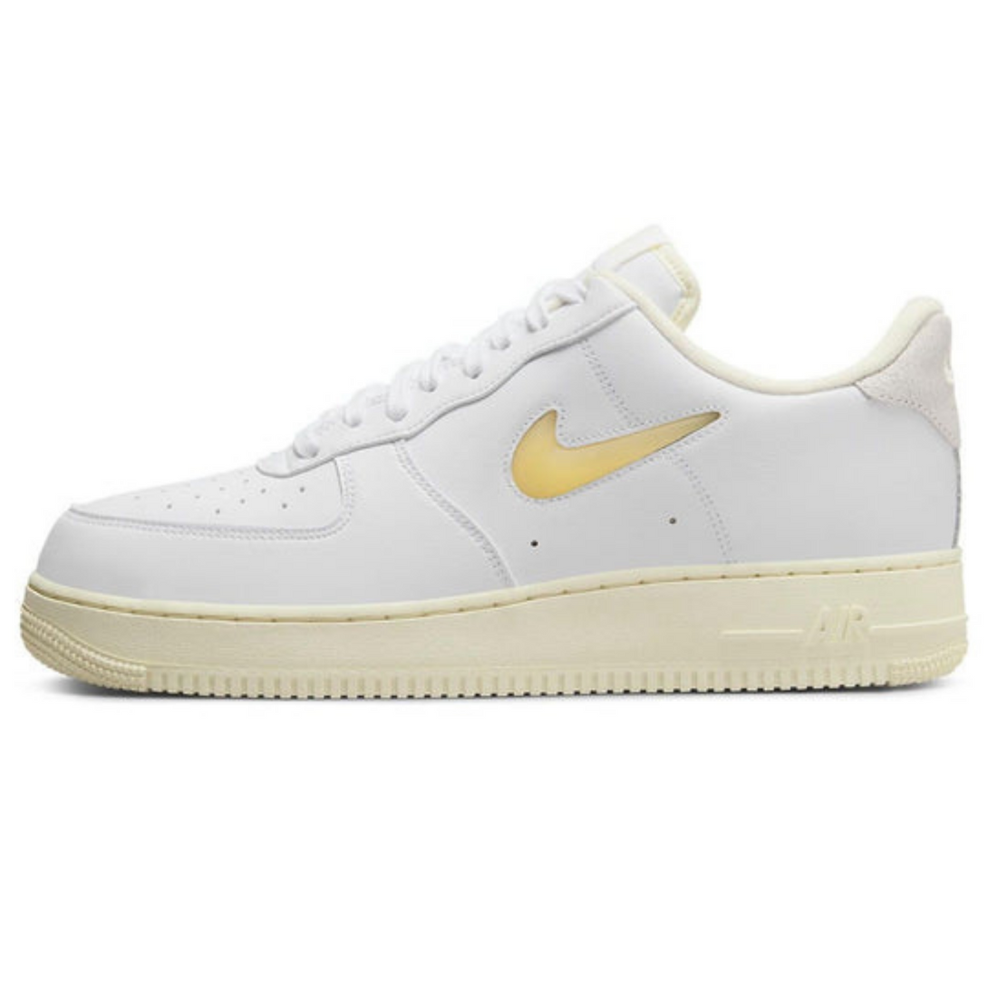 Nike Air Force 1 '07 LX 'Pale Vanilla'- Streetwear Fashion 950 - levefly.com