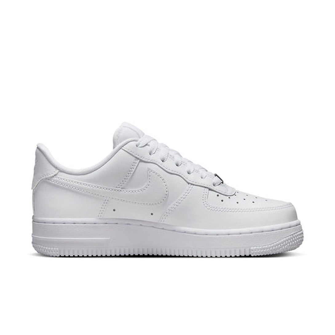 Nike Air Force 1 '07 'White Chrome'- Streetwear Fashion 950 - levefly.com