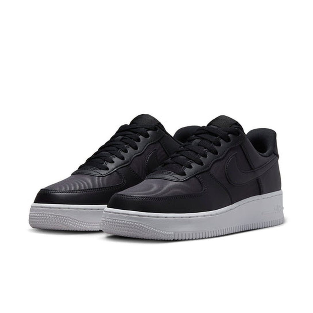 Nike Air Force 1 Low '07 SE 'Black Nylon'- Streetwear Fashion 950 - levefly.com