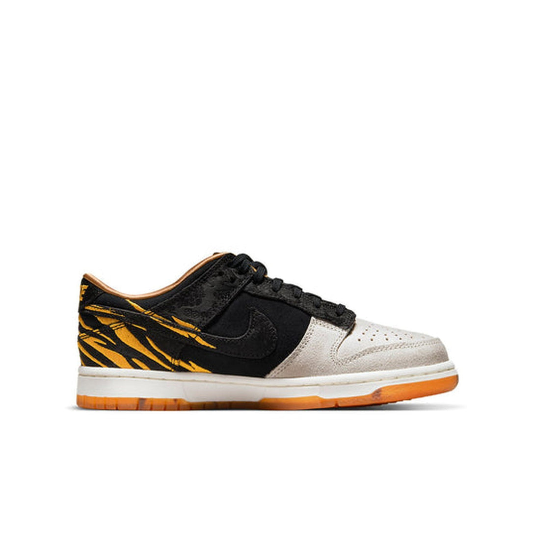 Nike Dunk Low 'God Of Wealth'- Streetwear Fashion 950 - levefly.com