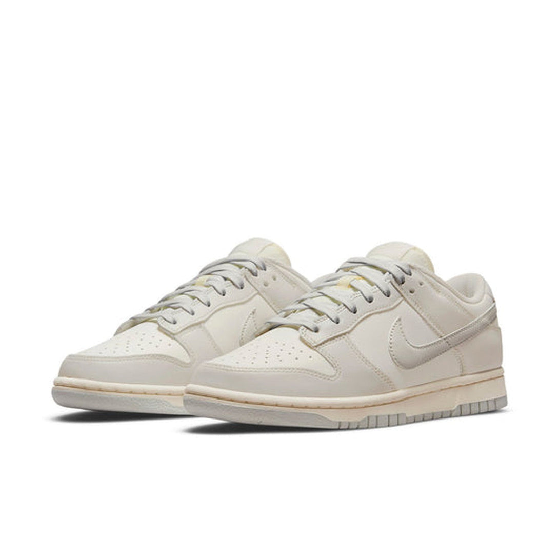 Nike Dunk Low 'Light Bone'- Streetwear Fashion 950 - levefly.com