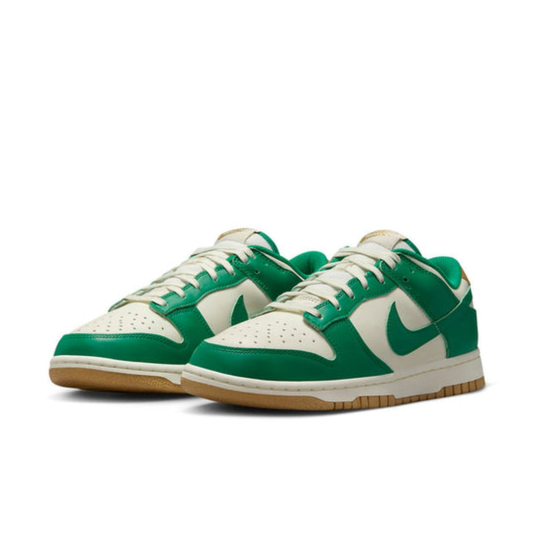 Nike Dunk Low 'Malachite Metallic Gold'- Streetwear Fashion 950 - levefly.com