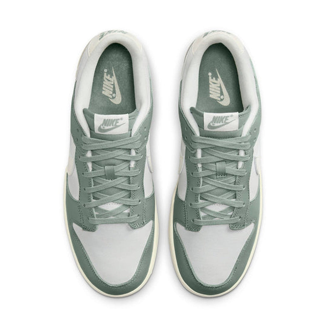 Nike Dunk Low 'Mica Green'- Streetwear Fashion 950 - levefly.com