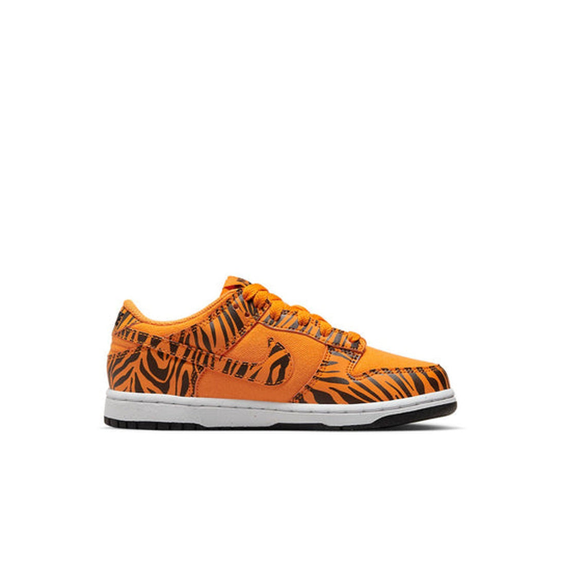 Nike Dunk Low Next Nature 'Tiger Stripes'- Streetwear Fashion 950 - levefly.com