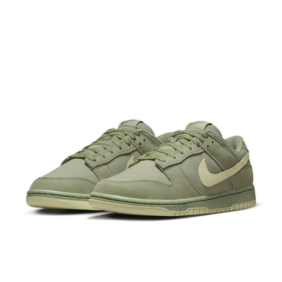 Nike Dunk Low Premium 'Oil Green'- Streetwear Fashion 950 - levefly.com