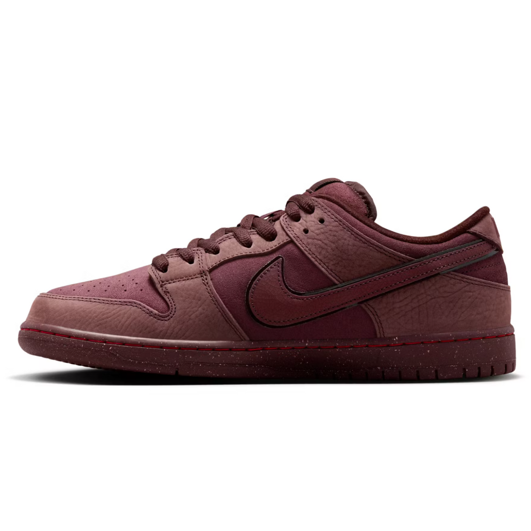 Nike Dunk Low Premium SB 'City Of Love Collection - Burgundy Crush'- Streetwear Fashion 950 - levefly.com