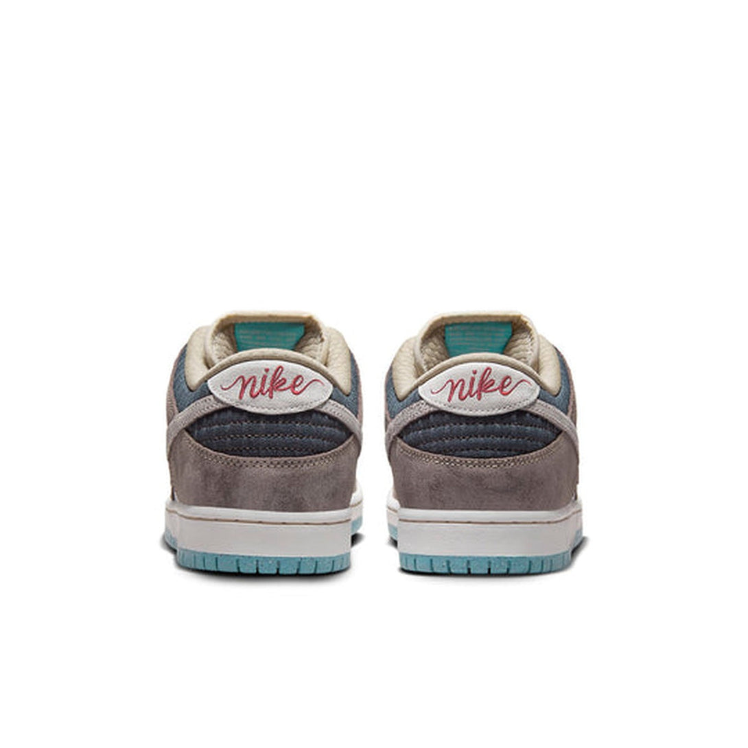 Nike Dunk Low SB 'Big Money Savings'- Streetwear Fashion 950 - levefly.com