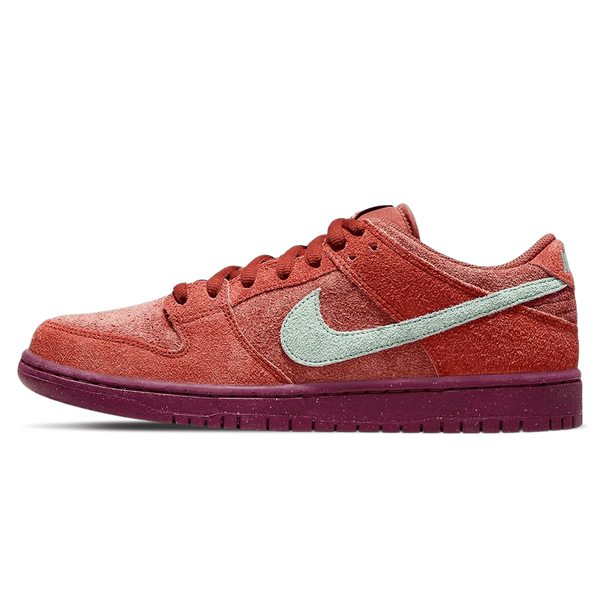 Nike Dunk Low SB 'Mystic Red'- Streetwear Fashion 950 - levefly.com