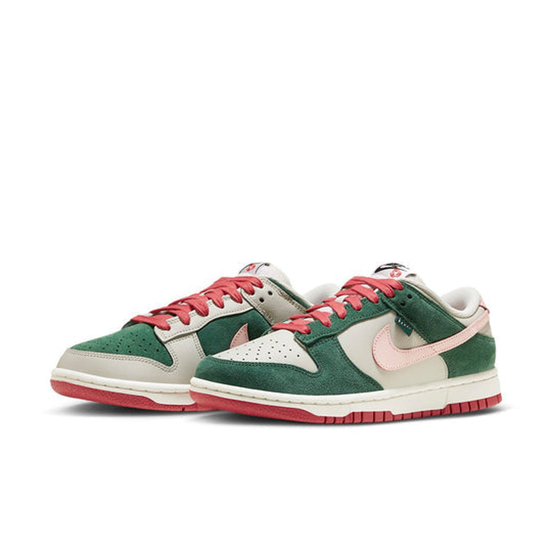 Nike Dunk Low SE 'All Petals United'- Streetwear Fashion 950 - levefly.com