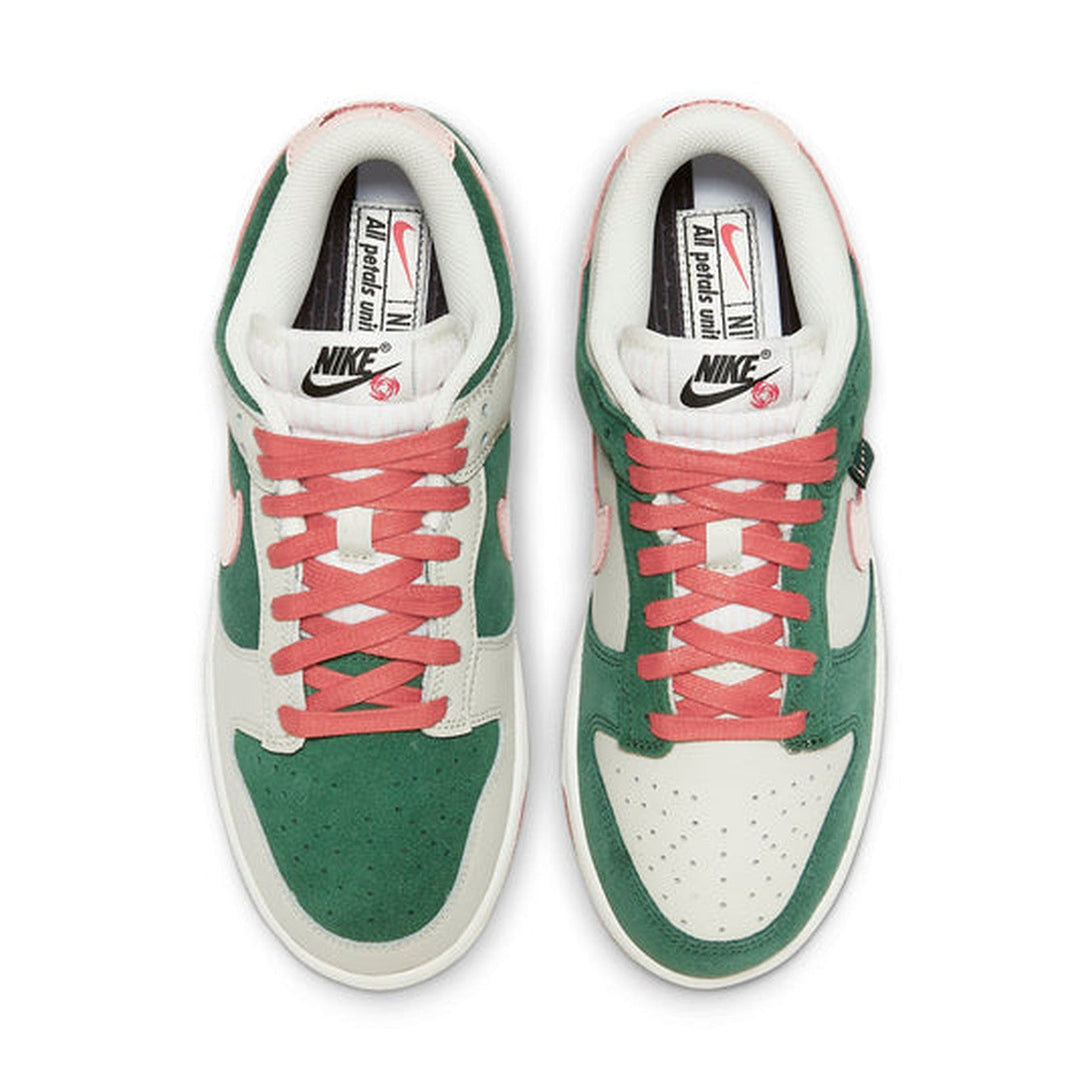 Nike Dunk Low SE 'All Petals United'- Streetwear Fashion 950 - levefly.com