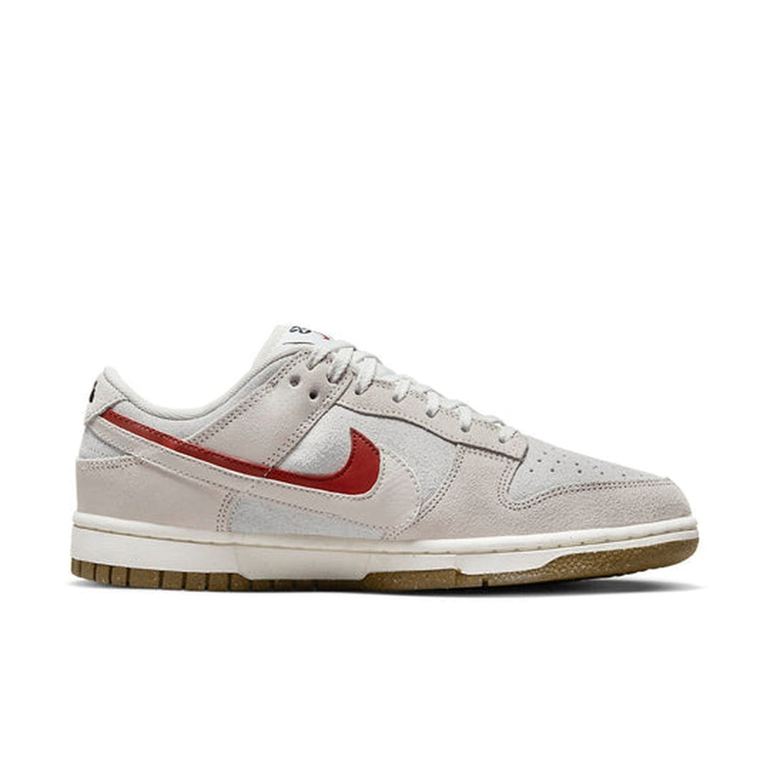 Nike Dunk Low SE 'Sail Coconut Milk'- Streetwear Fashion 950 - levefly.com