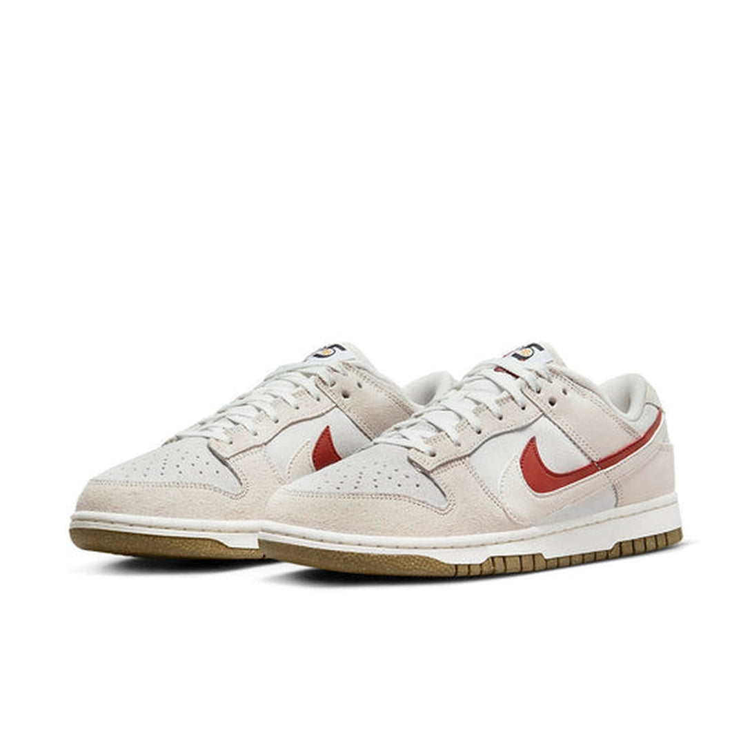 Nike Dunk Low SE 'Sail Coconut Milk'- Streetwear Fashion 950 - levefly.com