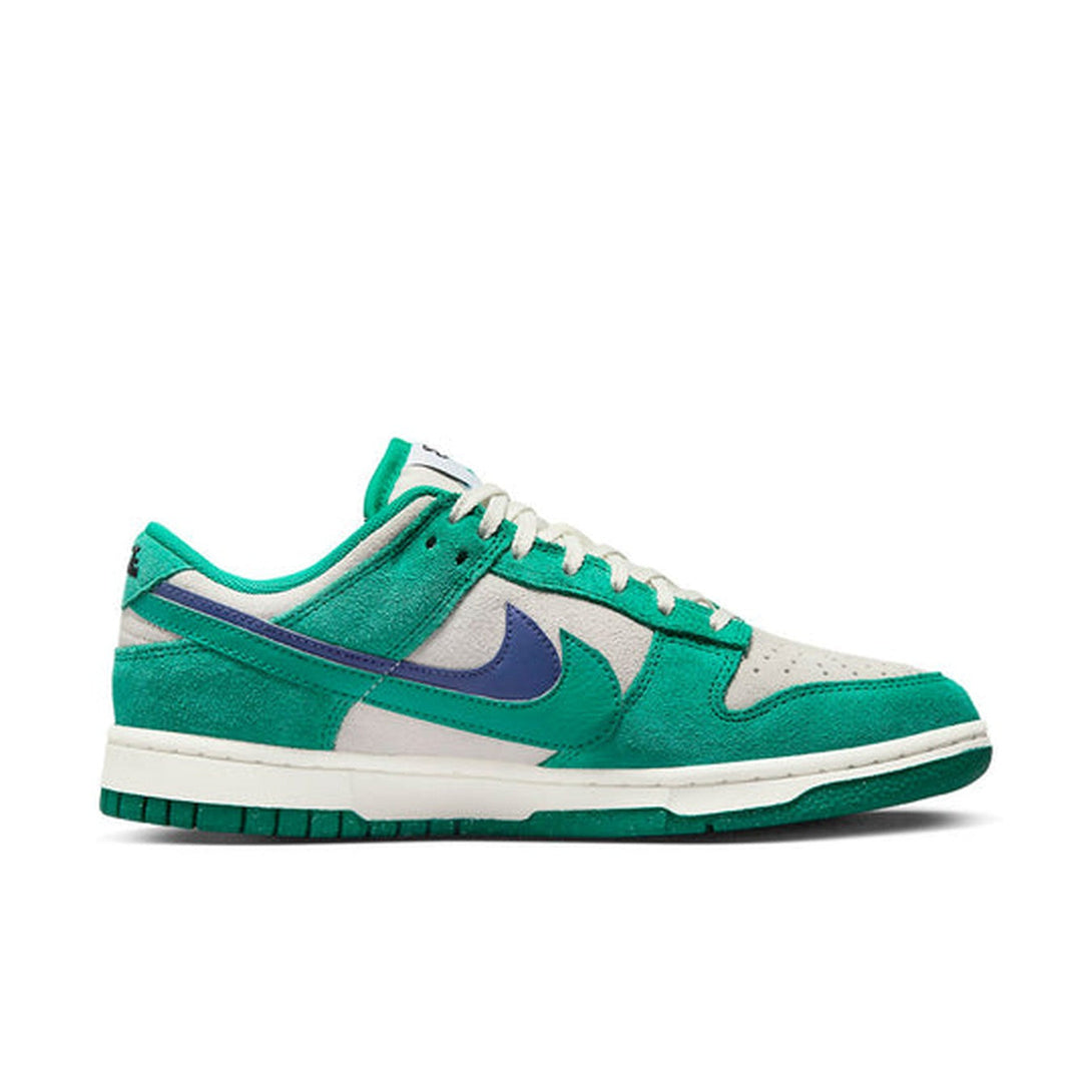 Nike Dunk Low SE 'Sail Neptune Green'- Streetwear Fashion 950 - levefly.com