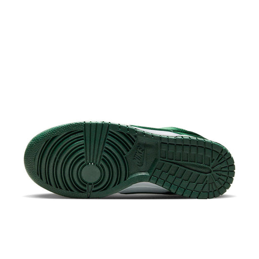 Nike Dunk Low 'Satin Green'- Streetwear Fashion 950 - levefly.com