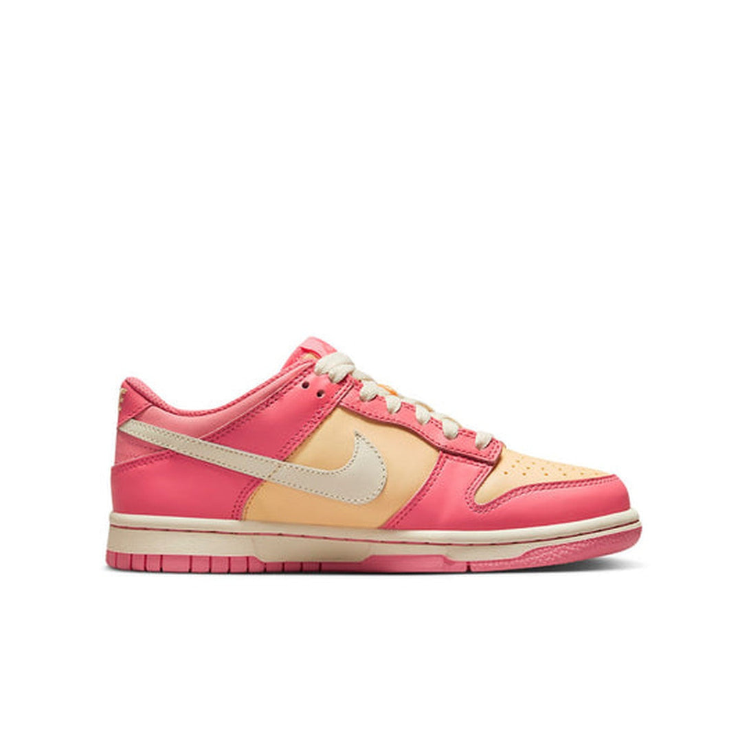 Nike Dunk Low 'Strawberry Peach Cream'- Streetwear Fashion 950 - levefly.com