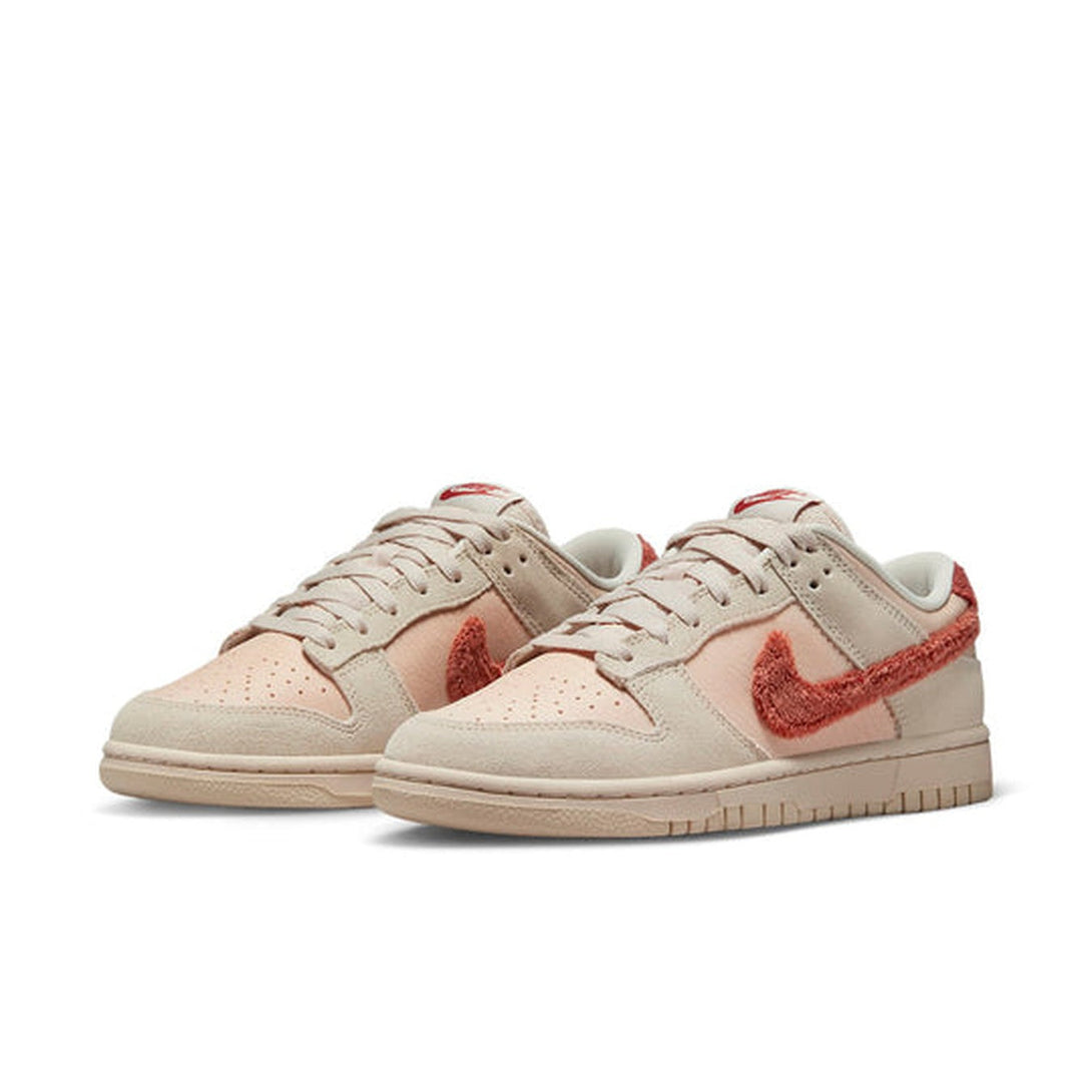 Nike Dunk Low 'Terry Swoosh'- Streetwear Fashion 950 - levefly.com