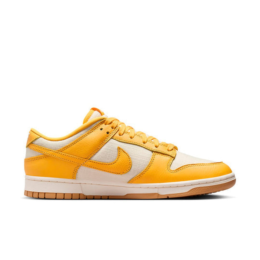 Nike Dunk Low 'University Gold Soft Yellow'- Streetwear Fashion 950 - levefly.com