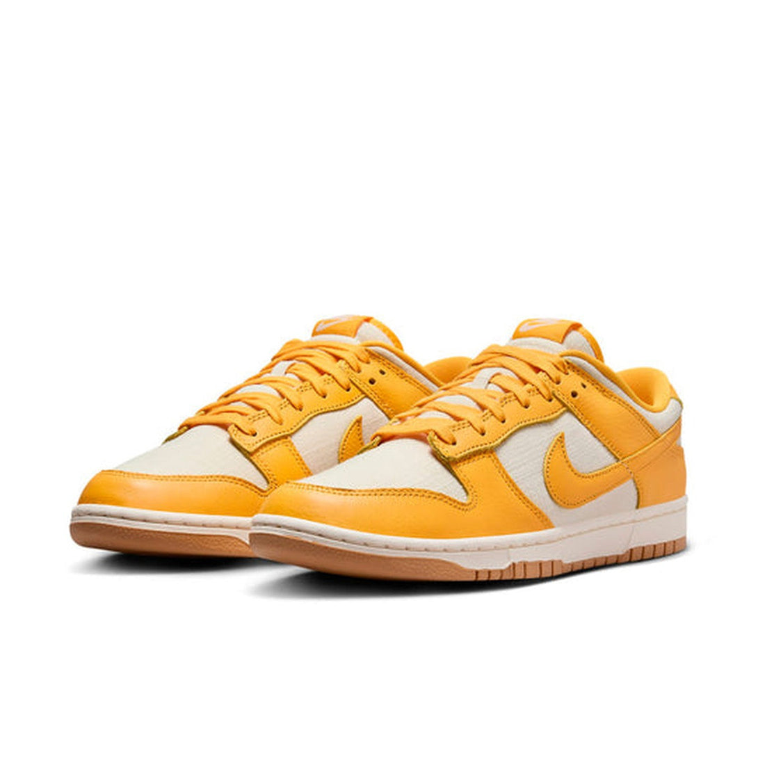 Nike Dunk Low 'University Gold Soft Yellow'- Streetwear Fashion 950 - levefly.com