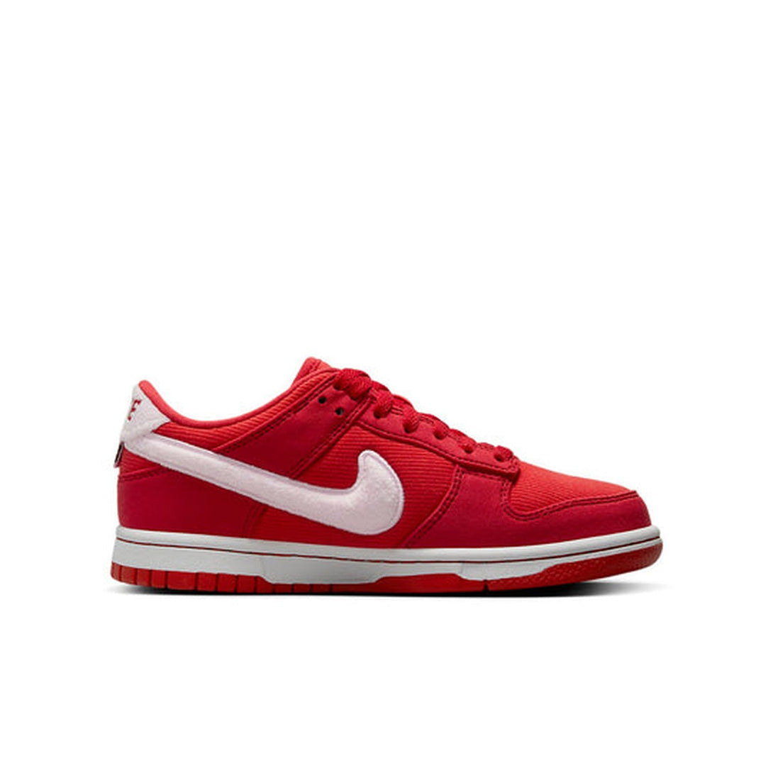 Nike Dunk Low 'Valentine's Day 2024'- Streetwear Fashion 950 - levefly.com