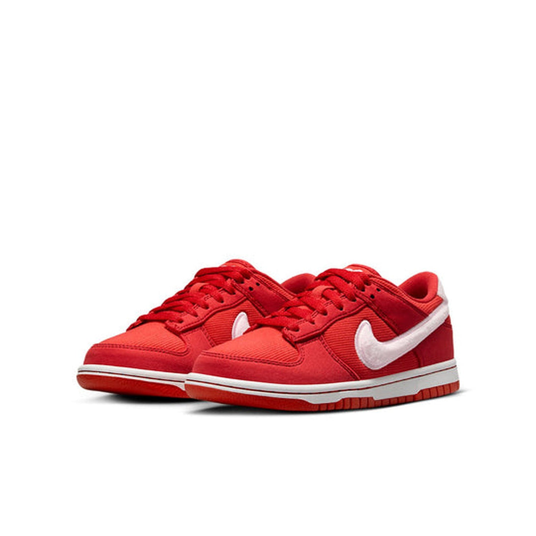 Nike Dunk Low 'Valentine's Day 2024'- Streetwear Fashion 950 - levefly.com