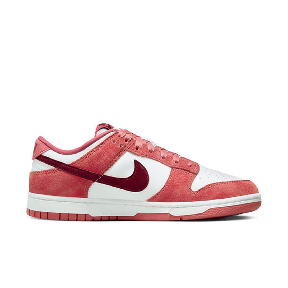 Nike Dunk Low 'Valentines Day'- Streetwear Fashion 950 - levefly.com