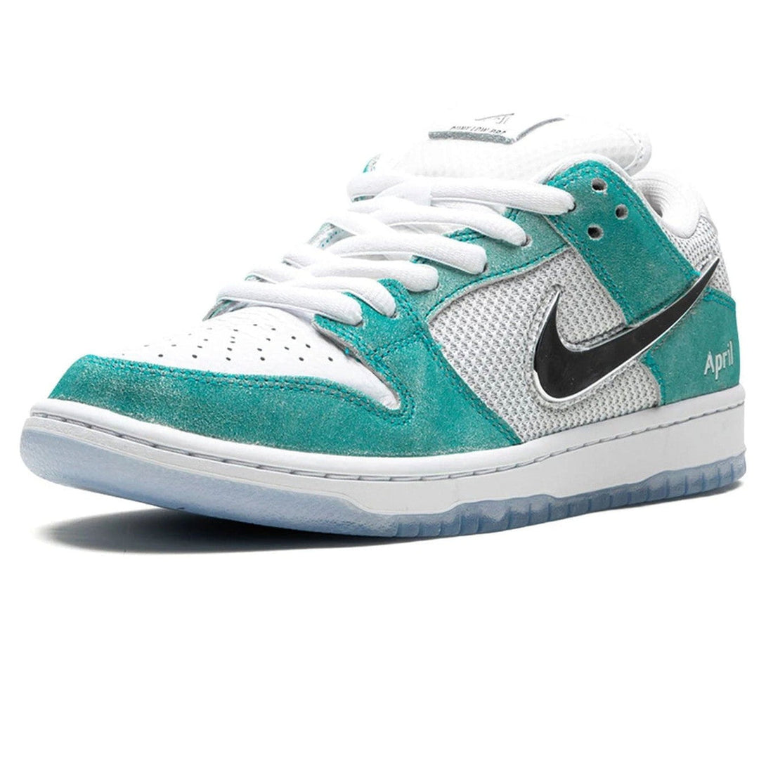 Nike Dunk SB Low x April Skateboards 'Turbo Green'- Streetwear Fashion 950 - levefly.com