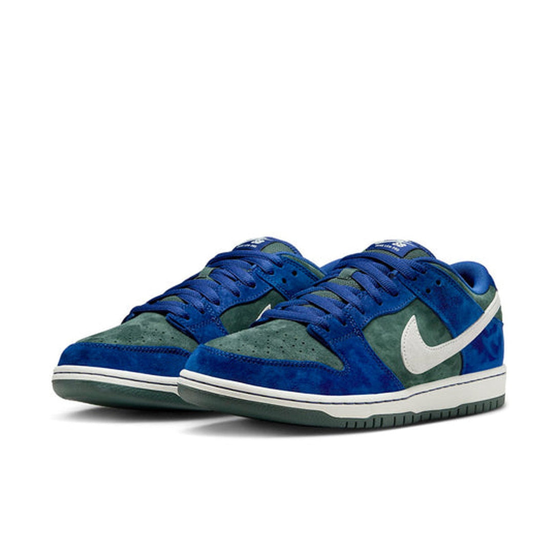 Nike SB Dunk Low 'Deep Royal Blue'- Streetwear Fashion 950 - levefly.com