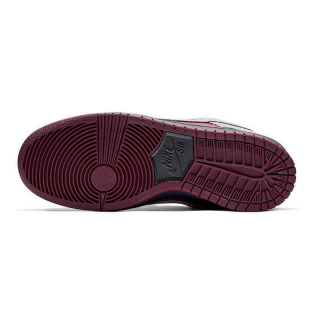 Nike SB Dunk Low 'True Berry'- Streetwear Fashion 950 - levefly.com