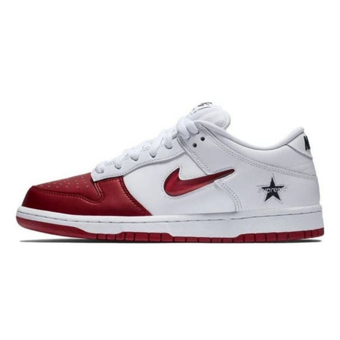 Nike x Supreme SB Dunk Low 'Varsity Red'- Streetwear Fashion 950 - levefly.com