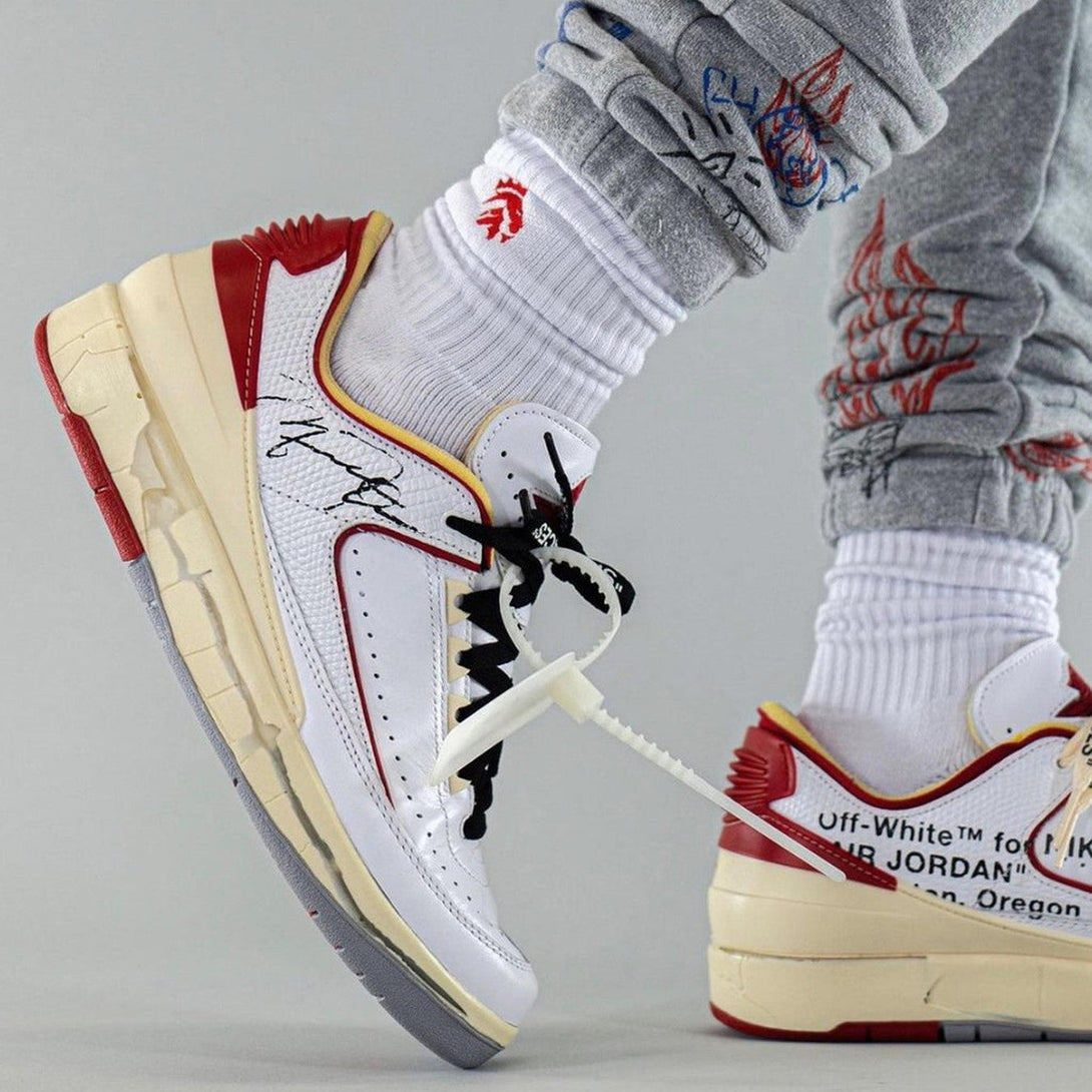 Off-White x Air Jordan 2 Retro Low SP 'White Varsity Red'- Streetwear Fashion 950 - levefly.com